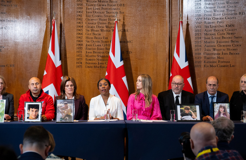Kemi hosts press conference on the cost of social media 